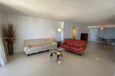 Condominio en alquiler en Hollywood, Florida, 2 dormitorios, 116.5 m2 № 1982924 - foto 24