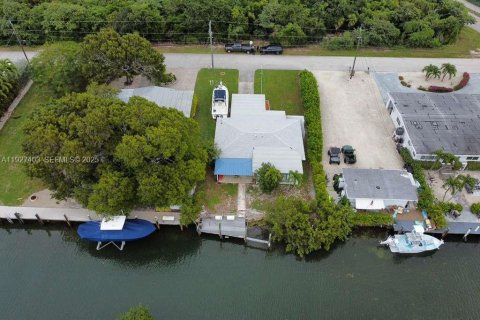 Villa ou maison à vendre à Marathon, Floride: 3 chambres, 175.77 m2 № 2146031 - photo 3