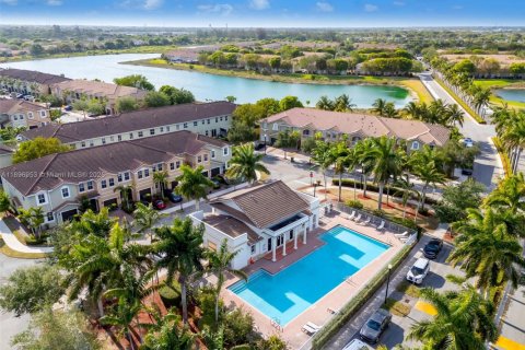 Снять в аренду таунхаус в Хомстед, Флорида 3 спальни, 160.81м2, № 1951013 - фото 29