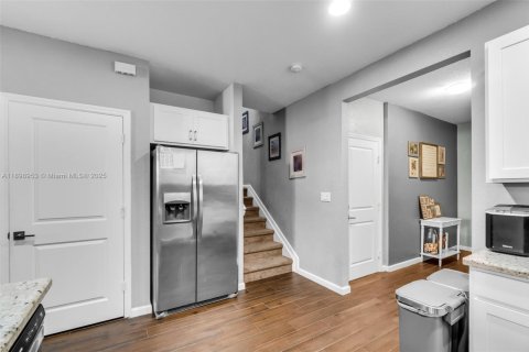 Снять в аренду таунхаус в Хомстед, Флорида 3 спальни, 160.81м2, № 1951013 - фото 10