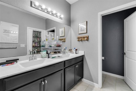 Снять в аренду таунхаус в Хомстед, Флорида 3 спальни, 160.81м2, № 1951013 - фото 18