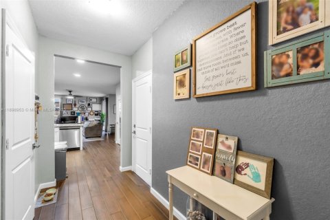 Снять в аренду таунхаус в Хомстед, Флорида 3 спальни, 160.81м2, № 1951013 - фото 7