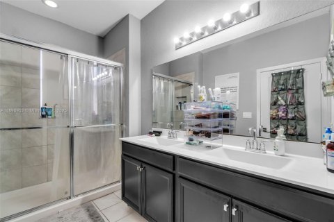 Снять в аренду таунхаус в Хомстед, Флорида 3 спальни, 160.81м2, № 1951013 - фото 17