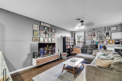 Снять в аренду таунхаус в Хомстед, Флорида 3 спальни, 160.81м2, № 1951013 - фото 14