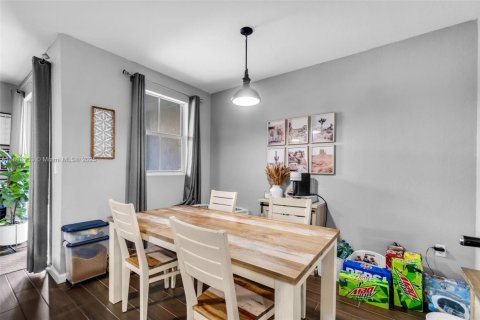 Снять в аренду таунхаус в Хомстед, Флорида 3 спальни, 160.81м2, № 1951013 - фото 12