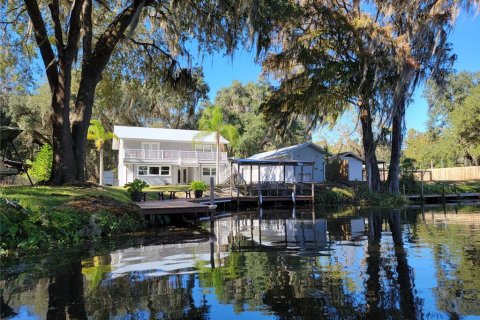 House in Inglis, Florida 4 bedrooms, 200.11 sq.m. № 1767071 - photo 1