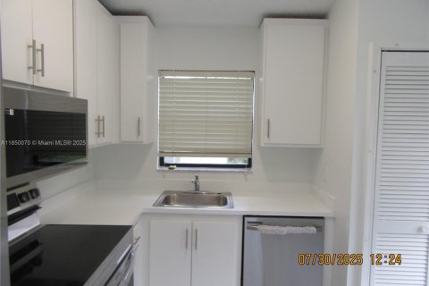 Adosado en venta en Miami, Florida, 2 dormitorios, 78.04 m2 № 1857037 - foto 12