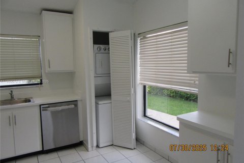 Adosado en venta en Miami, Florida, 2 dormitorios, 78.04 m2 № 1857037 - foto 13