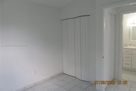Adosado en venta en Miami, Florida, 2 dormitorios, 78.04 m2 № 1857037 - foto 27