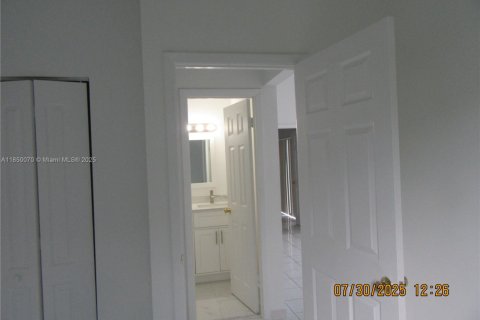 Adosado en venta en Miami, Florida, 2 dormitorios, 78.04 m2 № 1857037 - foto 28