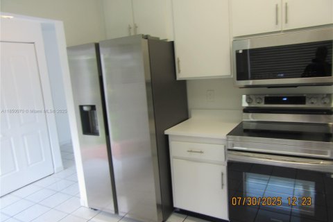 Adosado en venta en Miami, Florida, 2 dormitorios, 78.04 m2 № 1857037 - foto 10