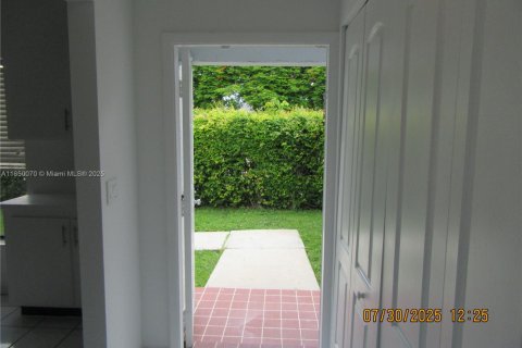 Adosado en venta en Miami, Florida, 2 dormitorios, 78.04 m2 № 1857037 - foto 23