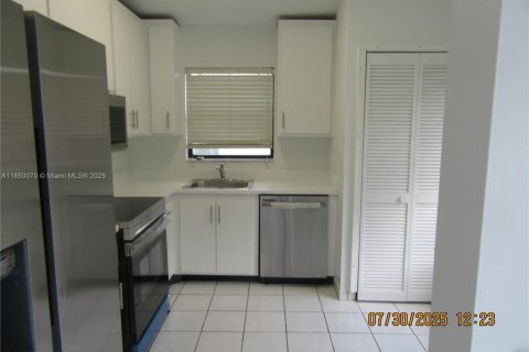 Adosado en venta en Miami, Florida, 2 dormitorios, 78.04 m2 № 1857037 - foto 8