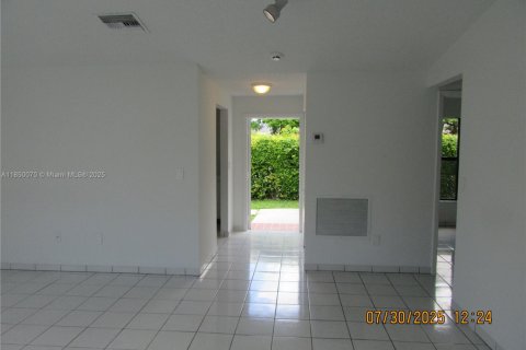 Adosado en venta en Miami, Florida, 2 dormitorios, 78.04 m2 № 1857037 - foto 18