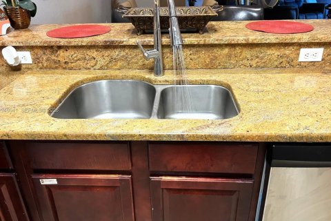 Купить кондоминиум в Киссимми, Флорида 6 комнат, 115.57м2, № 2003834 - фото 12