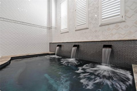 House in Four Corners, Florida 16 bedrooms, 1643.81 sq.m. № 1903185 - photo 22