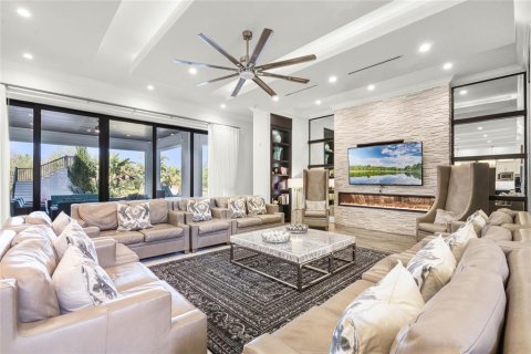 House in Four Corners, Florida 16 bedrooms, 1643.81 sq.m. № 1903185 - photo 6