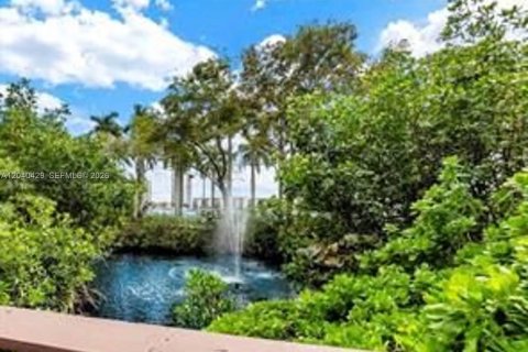 Condo in Aventura, Florida, 1 bedroom № 2087188 - photo 5