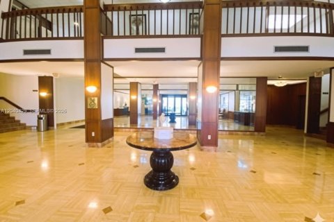 Condo in Aventura, Florida, 1 bedroom № 2087188 - photo 12