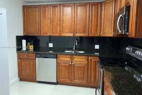 Condo in Aventura, Florida, 1 bedroom № 2087188 - photo 20