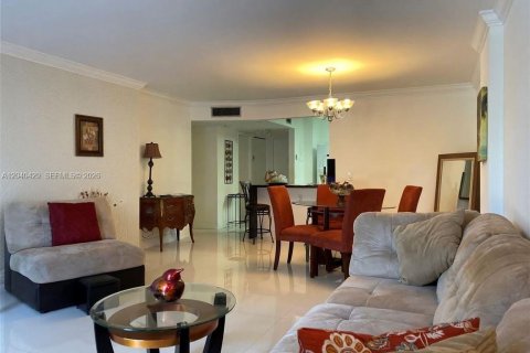 Condo in Aventura, Florida, 1 bedroom № 2087188 - photo 4