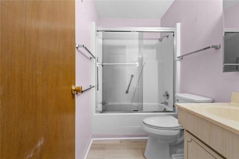 Condo in Saint Petersburg, Florida, 2 bedrooms  № 2101918 - photo 19