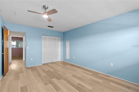 Condo in Saint Petersburg, Florida, 2 bedrooms  № 2101918 - photo 7