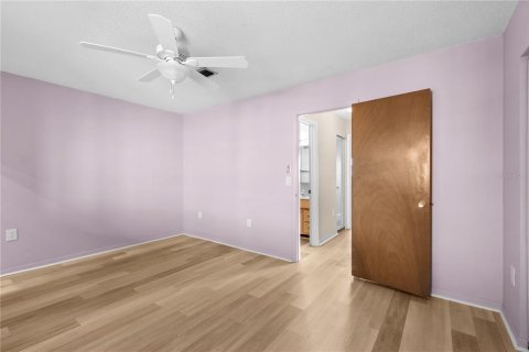 Condo in Saint Petersburg, Florida, 2 bedrooms  № 2101918 - photo 12