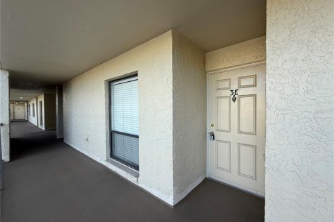 Copropriété à louer à Clearwater, Floride: 2 chambres, 99.41 m2 № 1916579 - photo 2