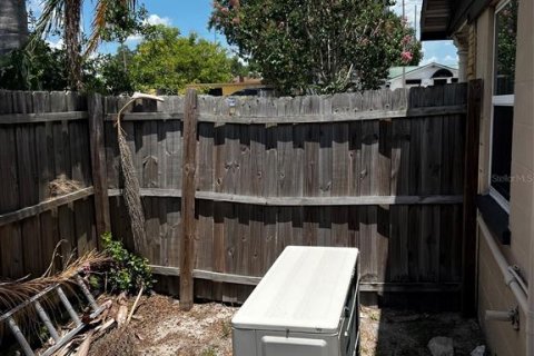 Commercial property in Eustis, Florida 250.93 sq.m. № 2217513 - photo 17