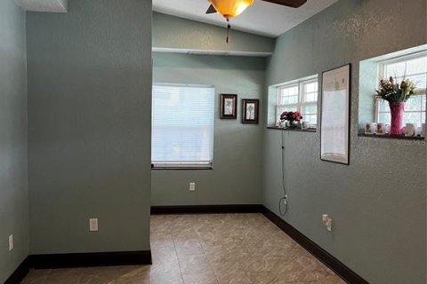 Commercial property in Eustis, Florida 250.93 sq.m. № 2217513 - photo 12