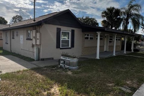 Commercial property in Eustis, Florida 250.93 sq.m. № 2217513