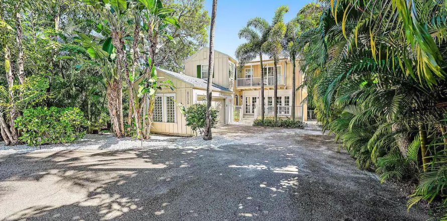 House in West Palm Beach, Florida 3 bedrooms, 183.11 sq.m. № 2084183