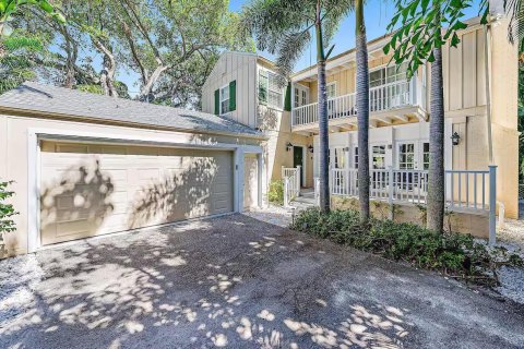 House in West Palm Beach, Florida 3 bedrooms, 183.11 sq.m. № 2084183 - photo 2