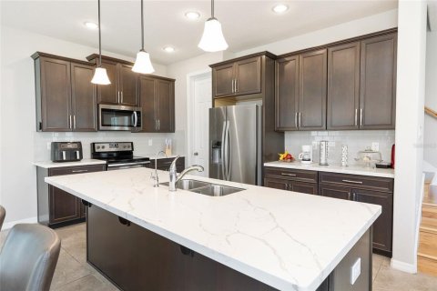 House in Kissimmee, Florida 4 bedrooms, 198.63 sq.m. № 2109323 - photo 13
