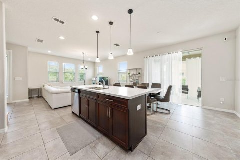 House in Kissimmee, Florida 4 bedrooms, 198.63 sq.m. № 2109323 - photo 4