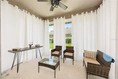 House in Kissimmee, Florida 4 bedrooms, 198.63 sq.m. № 2109323 - photo 16