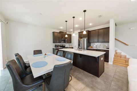 House in Kissimmee, Florida 4 bedrooms, 198.63 sq.m. № 2109323 - photo 12