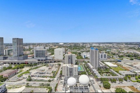 Condo in Miami, Florida, 1 bedroom  № 1694155 - photo 3