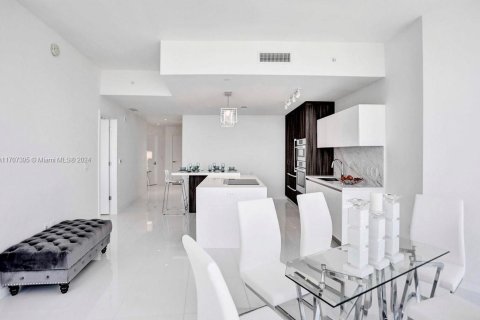 Condo in Miami, Florida, 1 bedroom  № 1694155 - photo 5