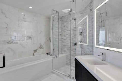 Condo in Miami, Florida, 1 bedroom  № 1694155 - photo 8