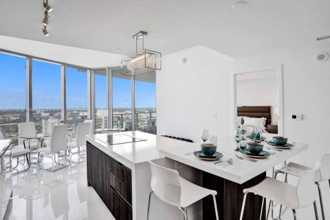 Condo in Miami, Florida, 1 bedroom  № 1694155 - photo 2