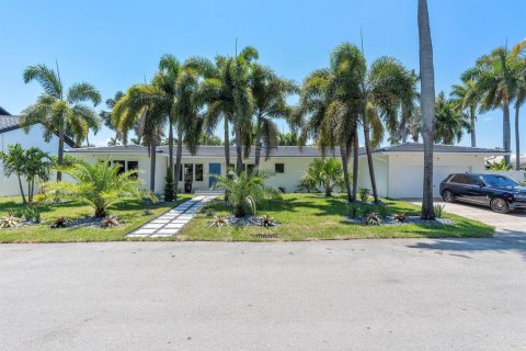 House in Fort Lauderdale, Florida 4 bedrooms, 275.83 sq.m. № 2175555 - photo 5