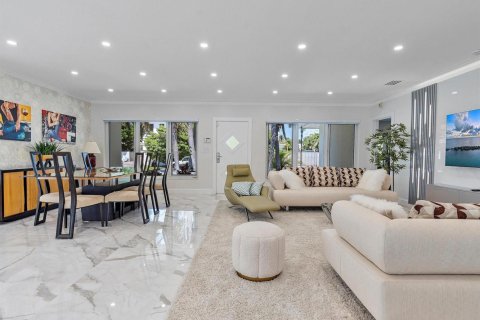 House in Fort Lauderdale, Florida 4 bedrooms, 275.83 sq.m. № 2175555 - photo 10