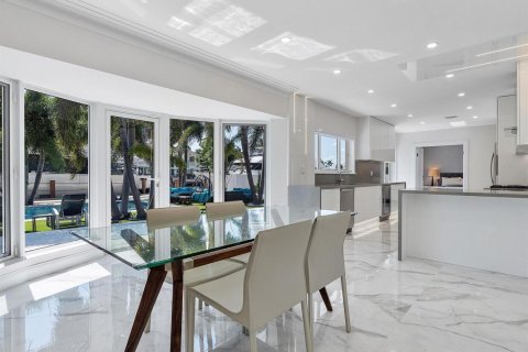 House in Fort Lauderdale, Florida 4 bedrooms, 275.83 sq.m. № 2175555 - photo 23