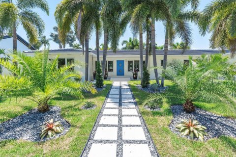 House in Fort Lauderdale, Florida 4 bedrooms, 275.83 sq.m. № 2175555 - photo 6