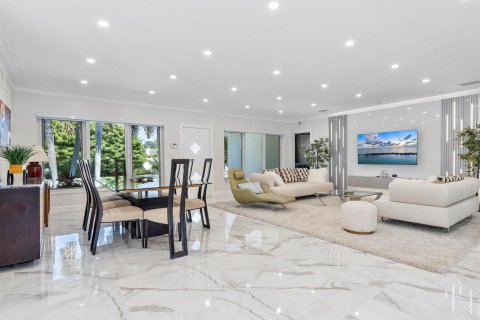 House in Fort Lauderdale, Florida 4 bedrooms, 275.83 sq.m. № 2175555 - photo 4