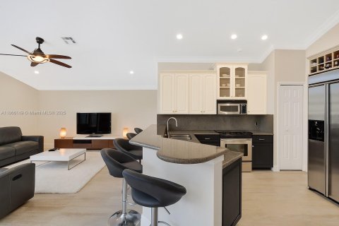 Купить виллу или дом в Уэстон, Флорида 9 комнат, 245.08м2, № 1928114 - фото 6