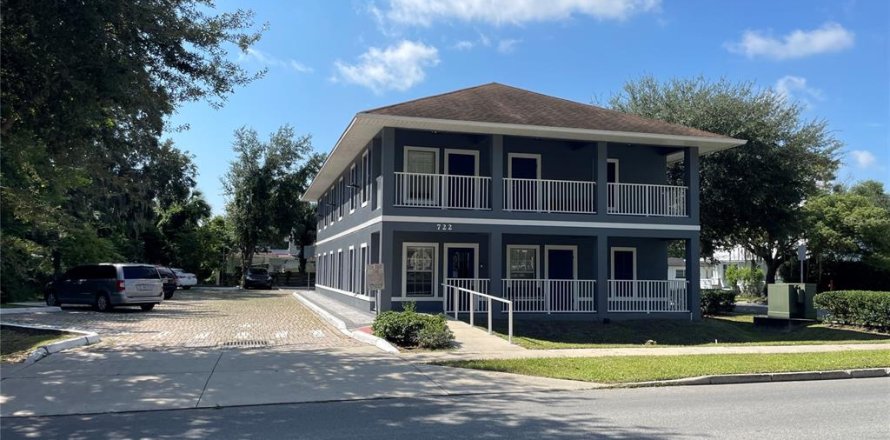 Immobilier commercial à Kissimmee, Floride 461.72 m2 № 2143960