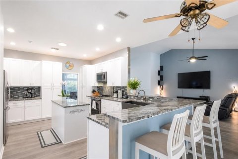 House in Dunnellon, Florida 4 bedrooms, 255.02 sq.m. № 2219658 - photo 15